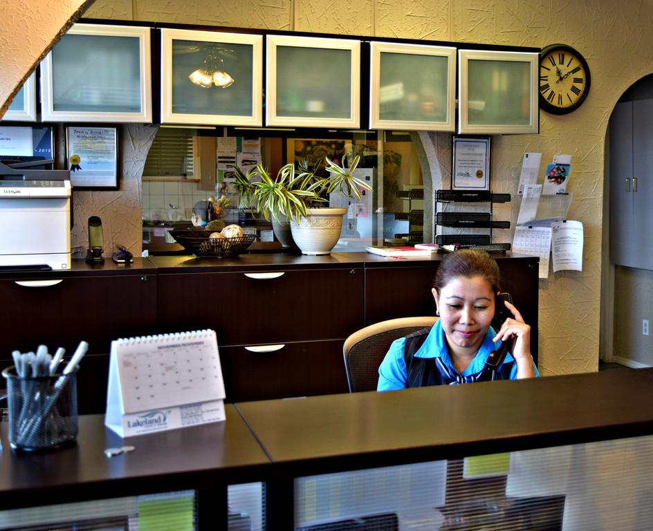 Centre Suite Inns Motel Bonnyville Ngoại thất bức ảnh