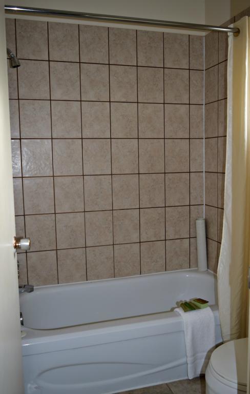 Centre Suite Inns Motel Bonnyville Ngoại thất bức ảnh