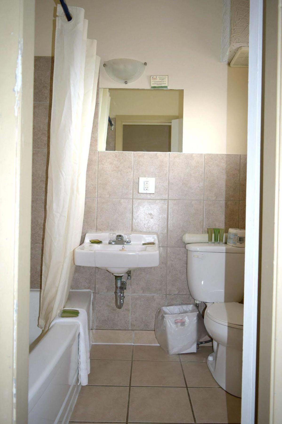 Centre Suite Inns Motel Bonnyville Ngoại thất bức ảnh